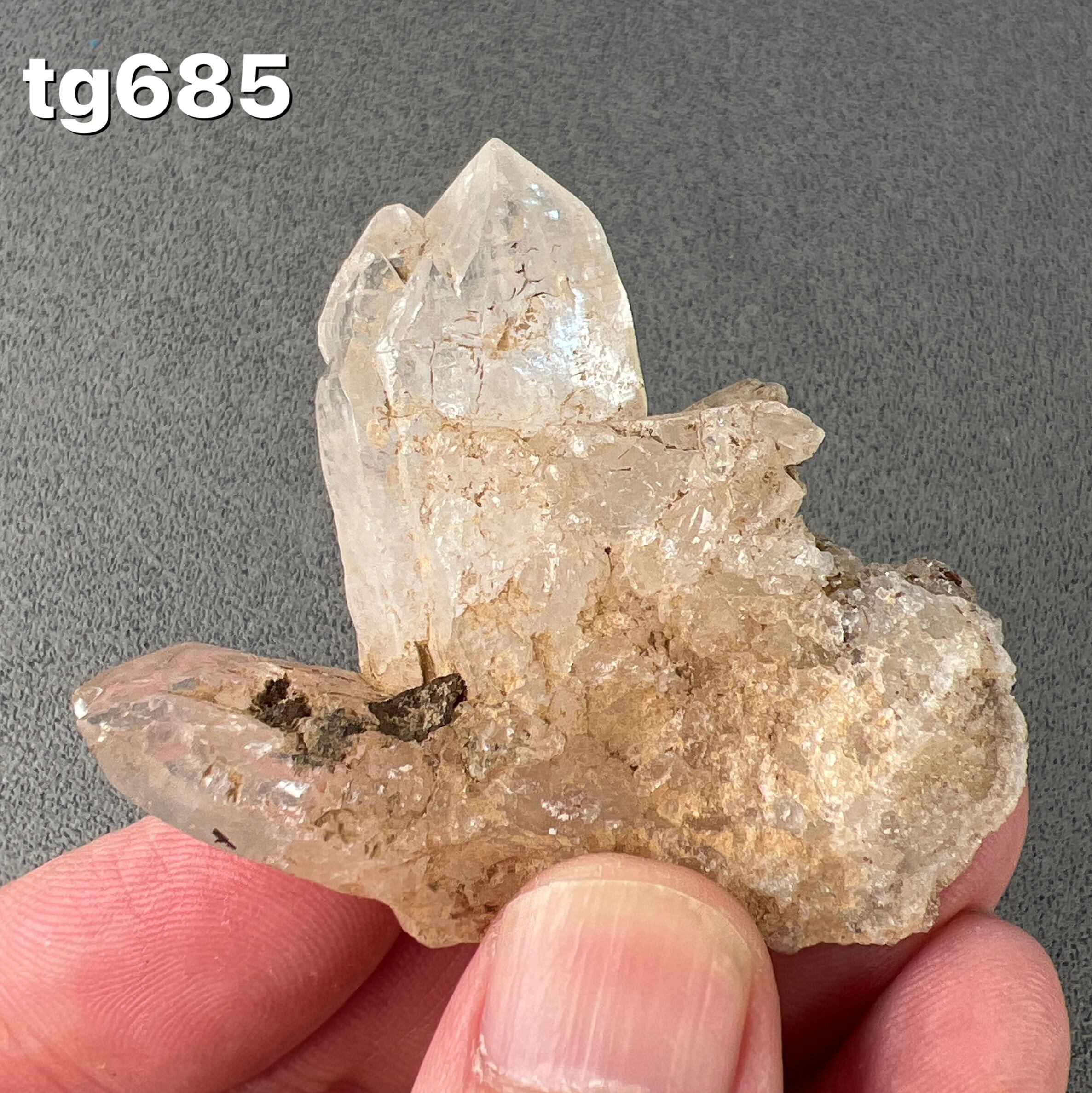 マニカラン水晶 50ミリ ポイント原石 tg685 | 天然石の詩