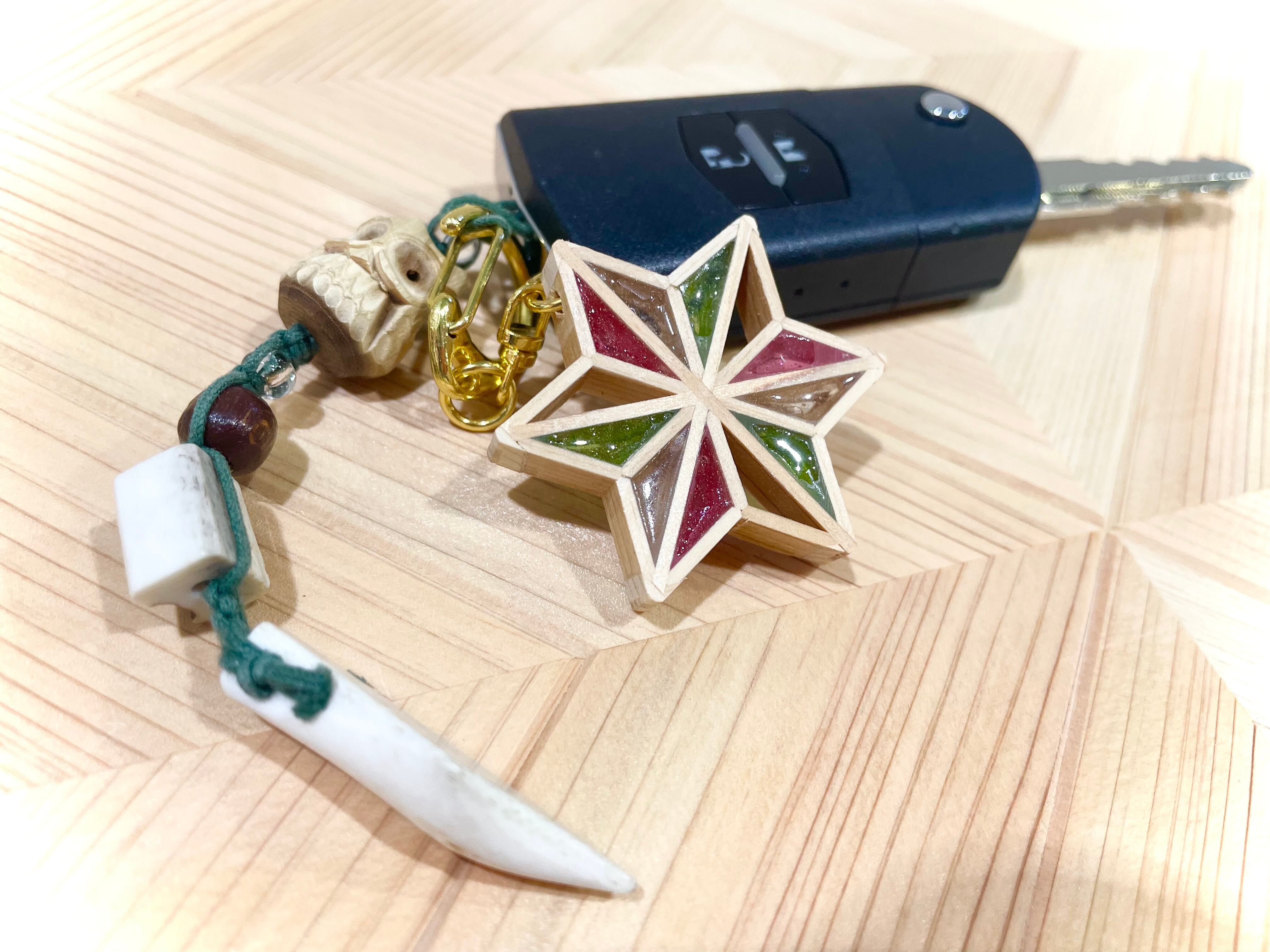 星形キーホルダー《蓮華》ー身につける組子細工 | 藤田建具店