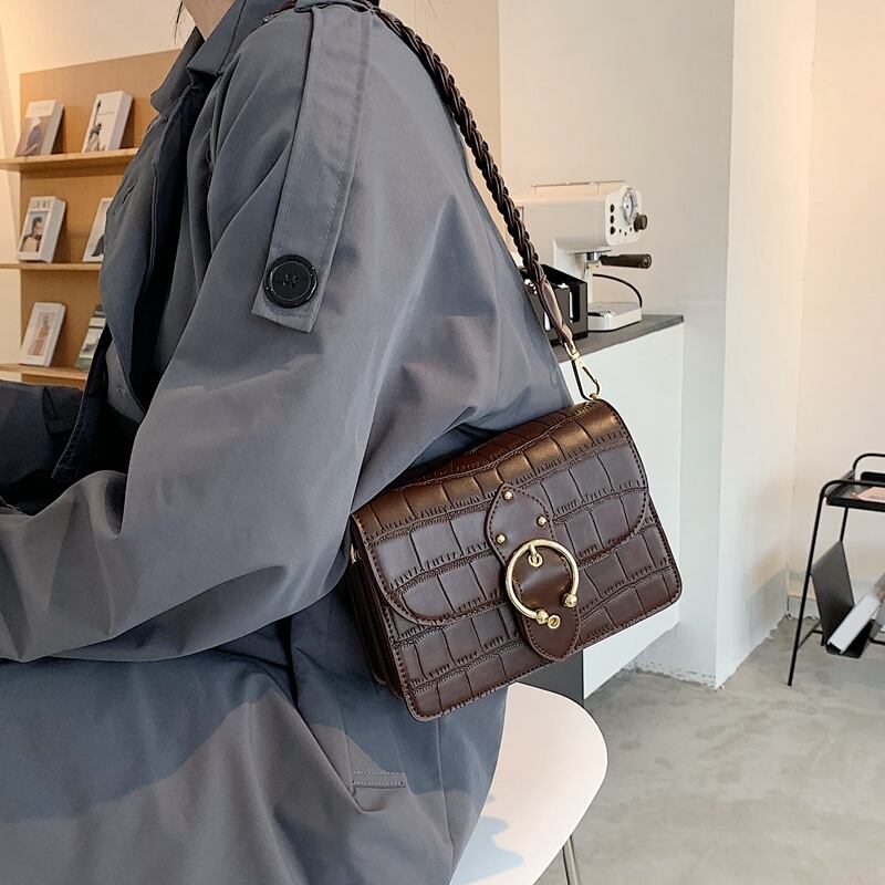 スタンダードオータムウィンターレッド レトロ 秋物 冬物 メッセンジャーバッグ Tiancai_Wing_Bag88382384534