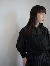 itochi - 100/2 Cotton Organdy Short Shirt :Black|透け感/タックスリーブ itochi - 100/2 cotton organdy transparent tuck short shirt / black