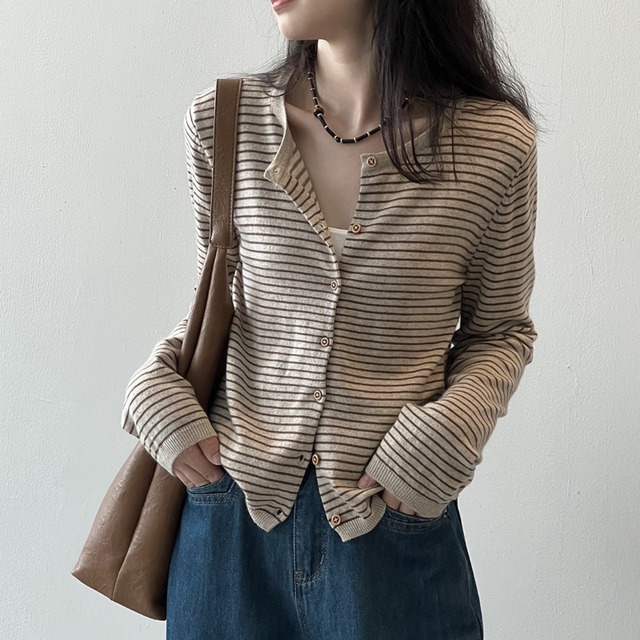 ボタンフロントボーダー柄カーディガン　01485