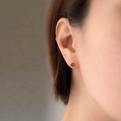 1月誕生石・ガーネット<宝石質AAA>のスタッドピアス(K14GF)