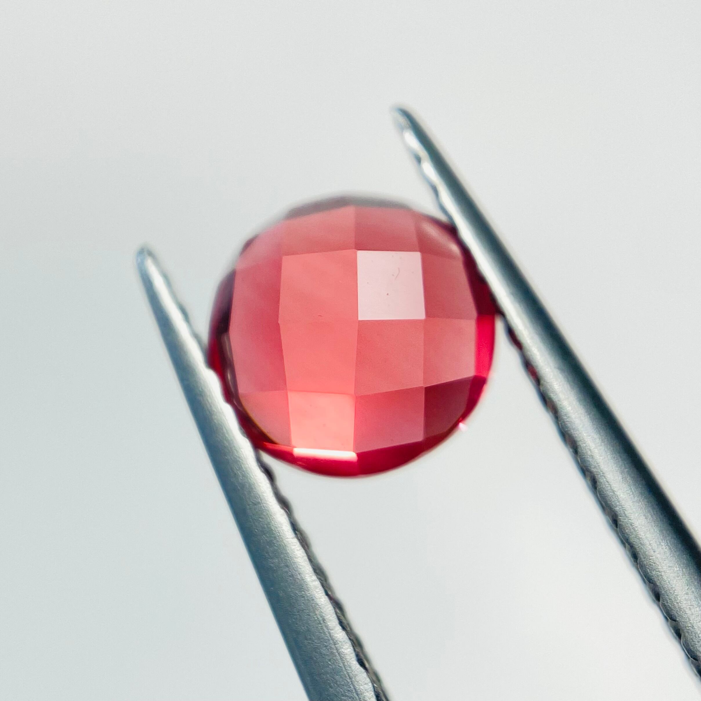 バカンス気分のオレンジピンクなスピネル