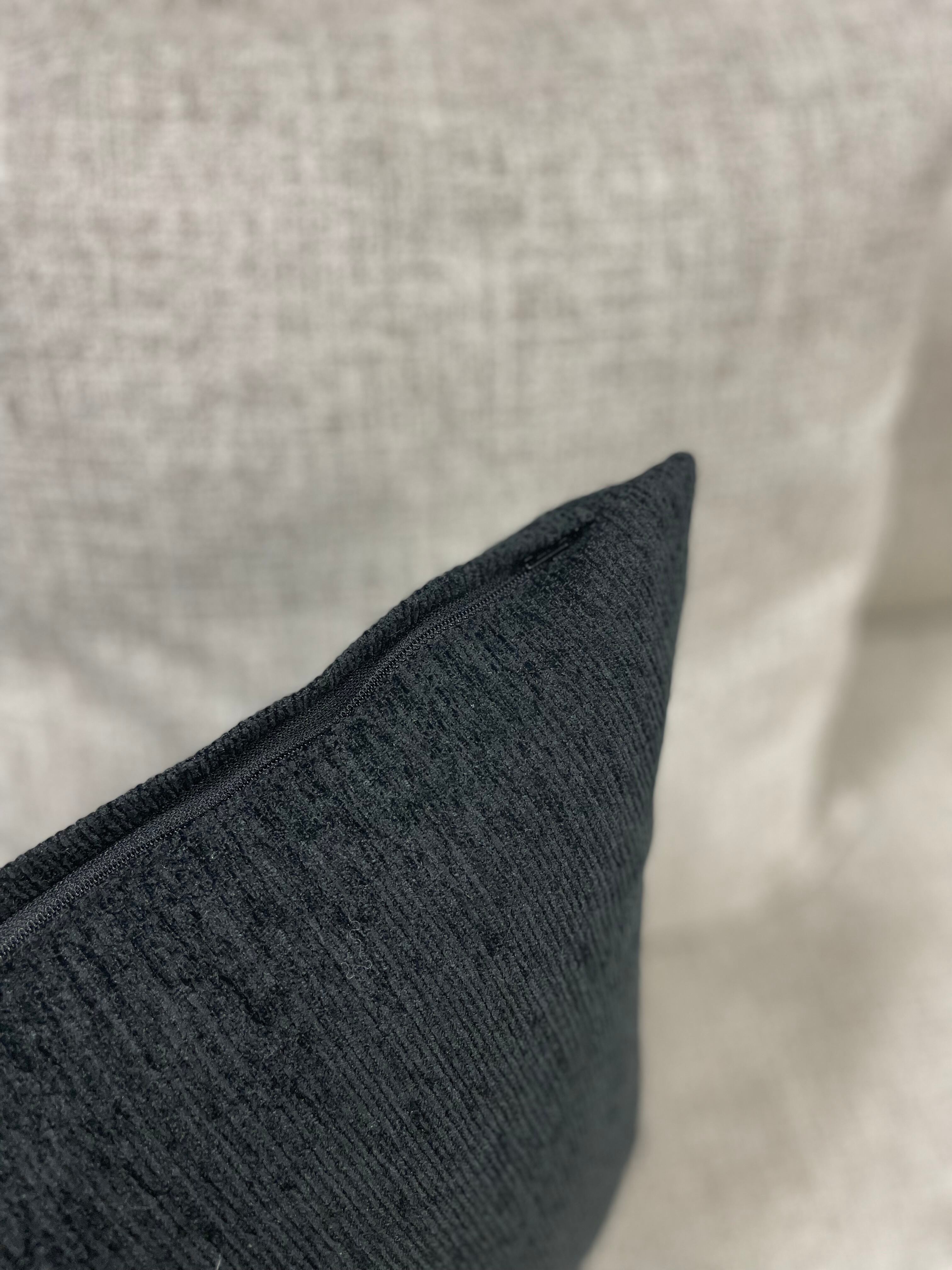 クッションカバー2枚セット ＜もこもこリーフ柄×ブラックセット