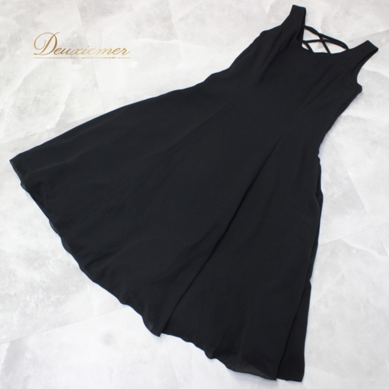 社交ダンス 衣装 スタンダード ドレス ワンピース パーティ衣装 女性用 レディース オールシーズン ブラック系 黒 無地 シンプル 編み上げ フォーマル 上品 優雅 ボリューム 軽やか おしゃれ 体型カバー きれいめ お出かけ 公式イベント クラシック かっこいい フェミニン 軽量 しなやか シルエット 誕生日プレゼント ルームウェア ダンス練習