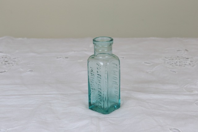 イギリス　ガラス瓶　レモネード　ボトル　アンティーク　一輪挿し　花瓶　い163-11