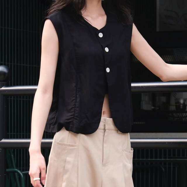 round hem short vest　10787