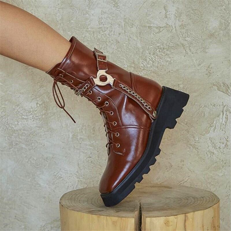 【新作】【送料無料】 メタルチェーンデコレーションレディースハイイングプラムハイヒールブーツブラックブラウンクロスストラップハイヒールブーツレディースブーツ 靴 シューズ 10b367342882348