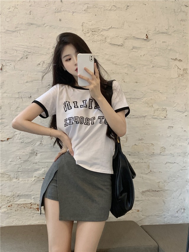 ブラックホワイトTシャツ 半袖スリーブトップス ショート ハーフスリーブ ブラックストロベリース54847393124