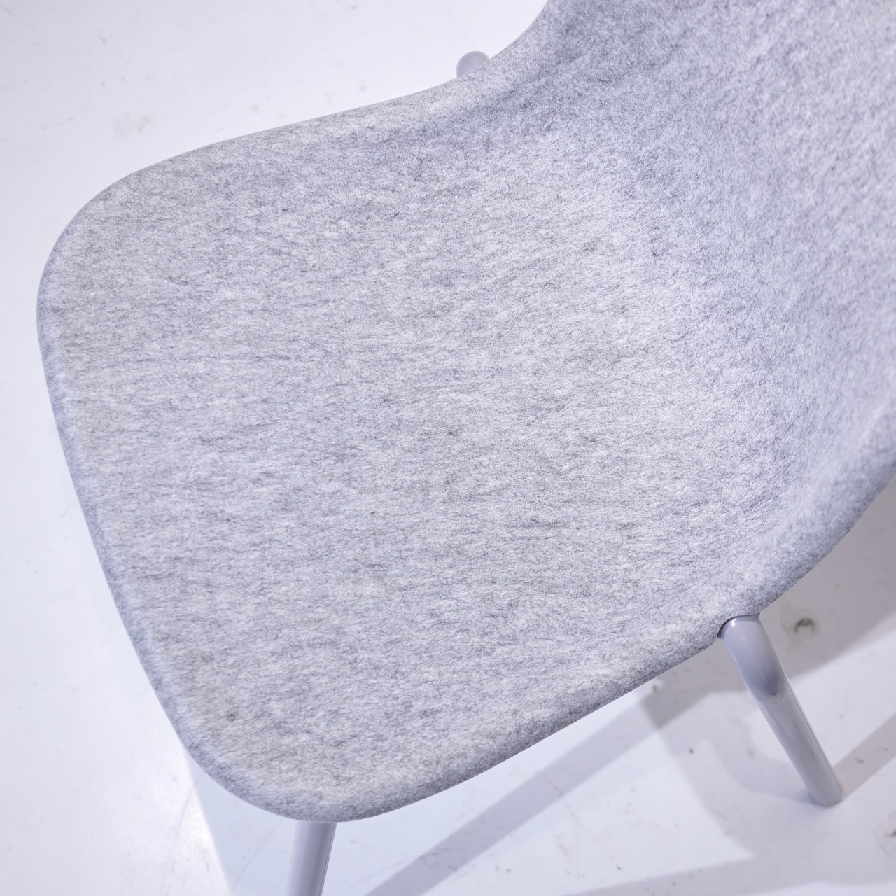 DeVorm デフォルム LJ2 PET Felt Stack Chair ダイニングチェア アームレス チェア 椅子 モダン ミニマル 北欧