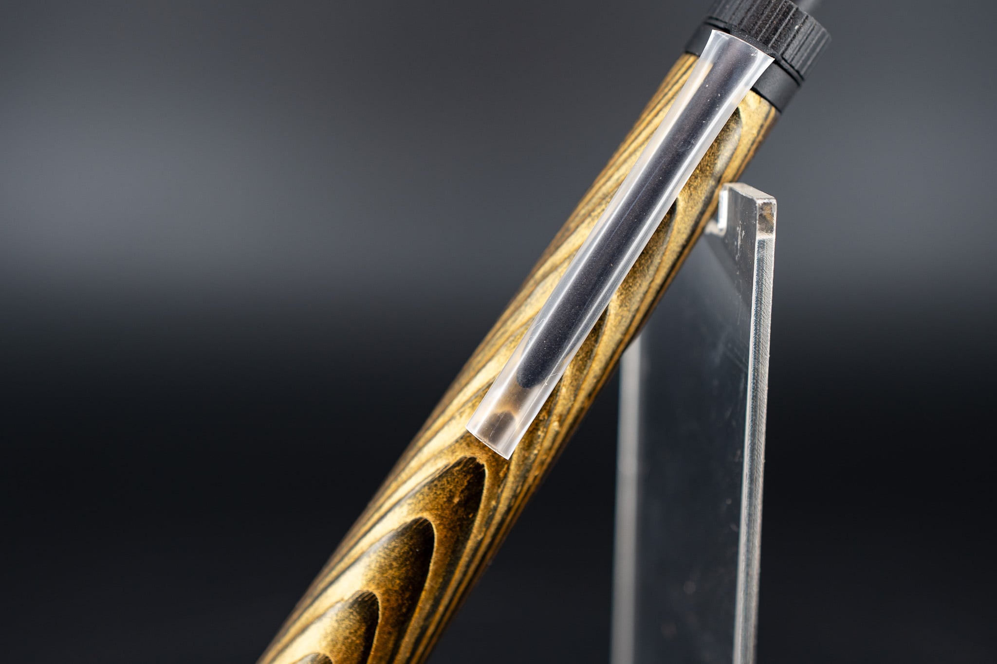 日本が誇る銘木】屋久杉 浮造り 拭き漆 変わり塗 ② black BP | 木軸