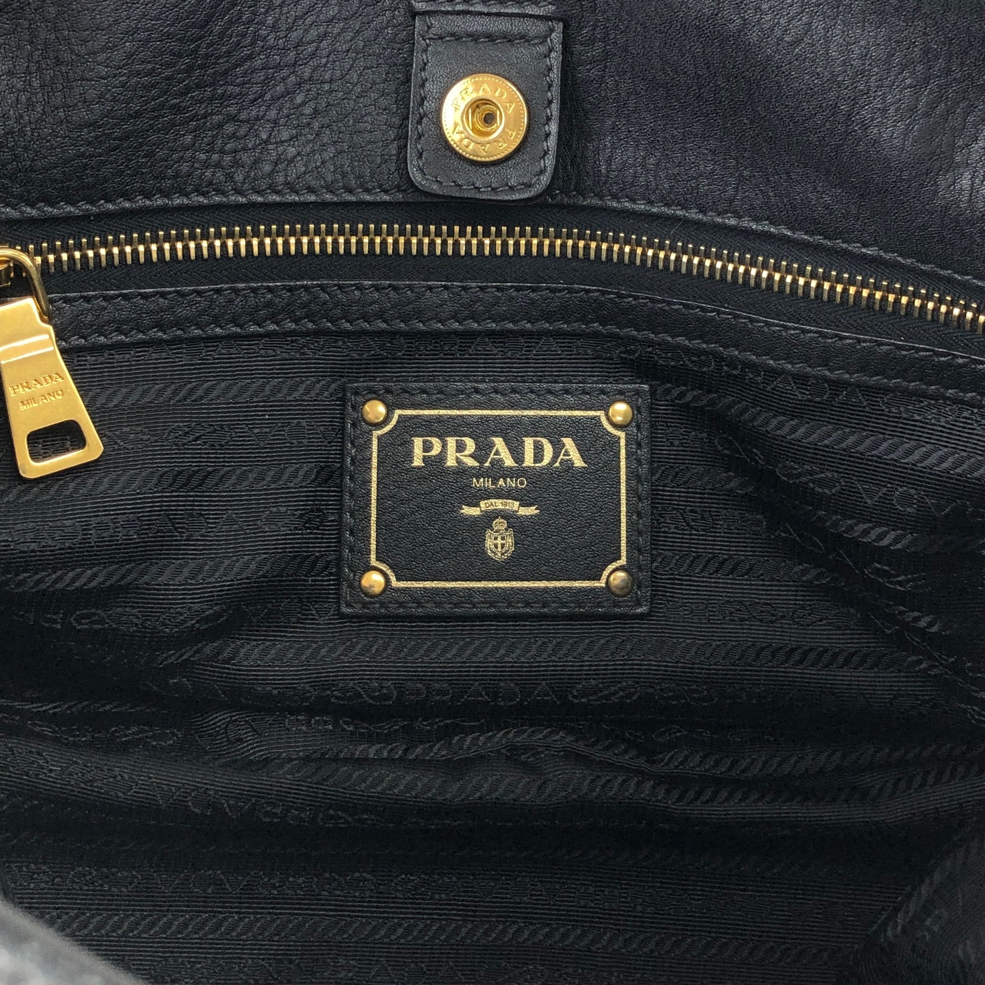 PRADA ショルダーバッグ プラダ ハンドバッグ ヴィンテージ 黒 ブラック PRADA プラダ ショルダーバッグ ブラック ロゴ レザー vintage