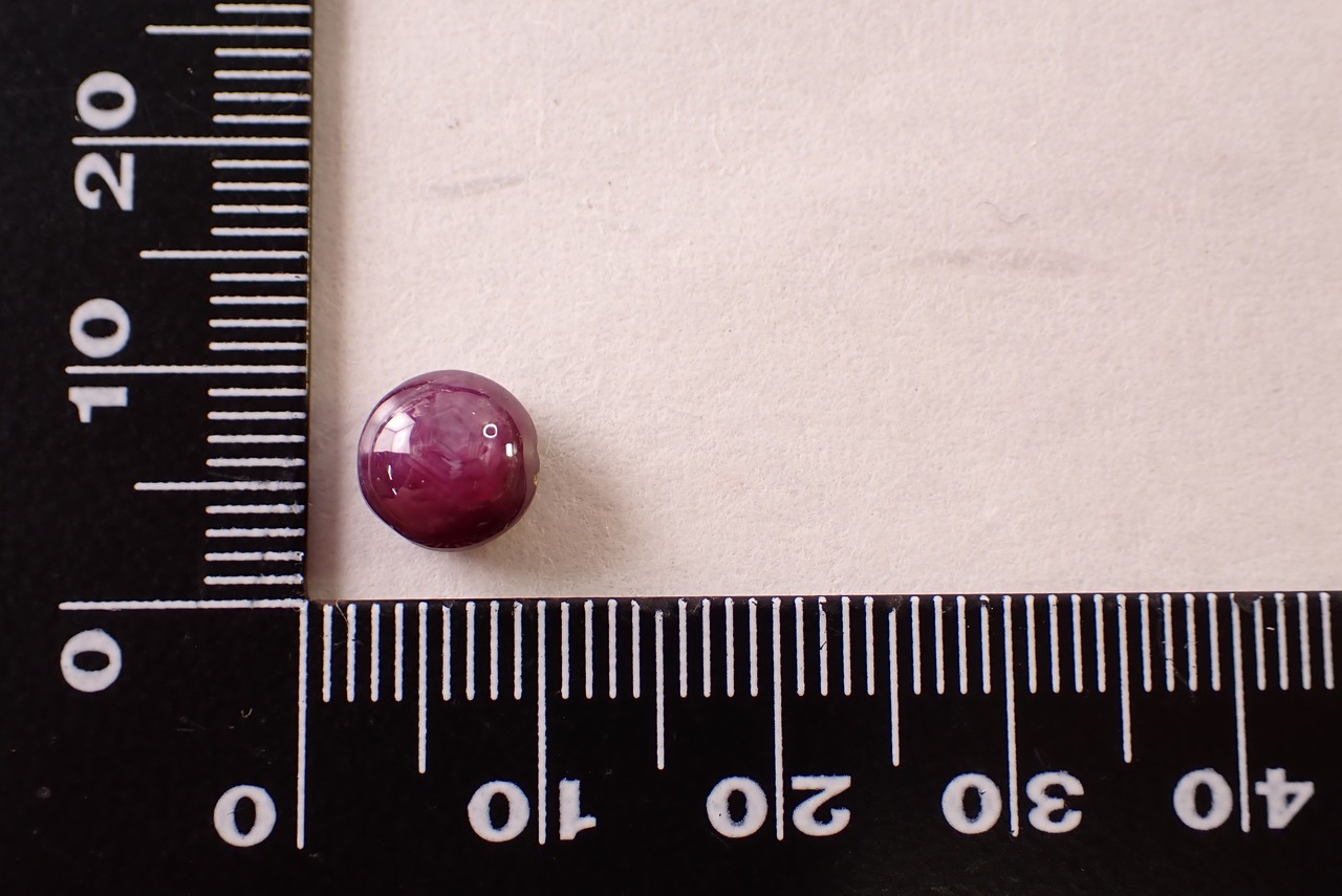 スタールビー(非加熱)　3.85ct　[D11‐431]