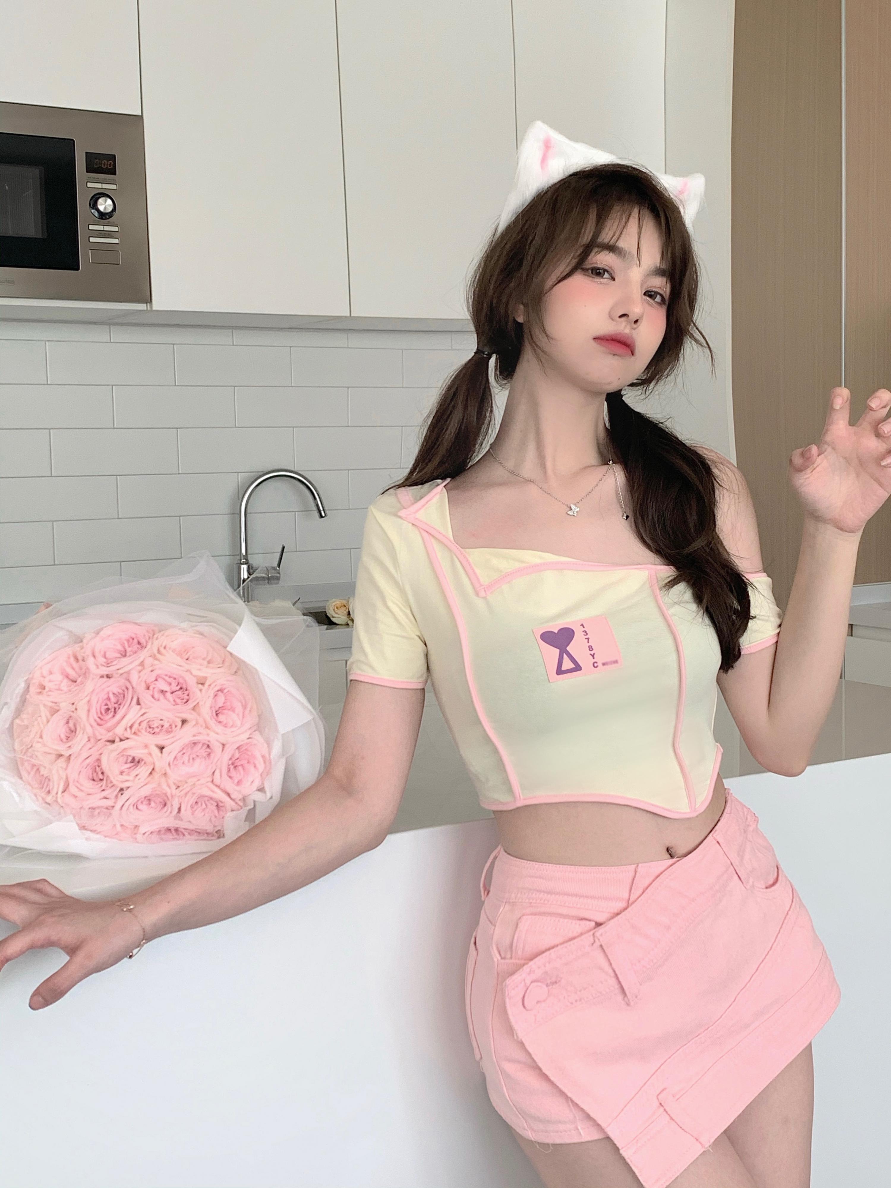 Tシャツ サマーショートトップス 大人ガーリー スウィート キュート カジュアル 夏物 ピュア ブラックストロベリース57746368600