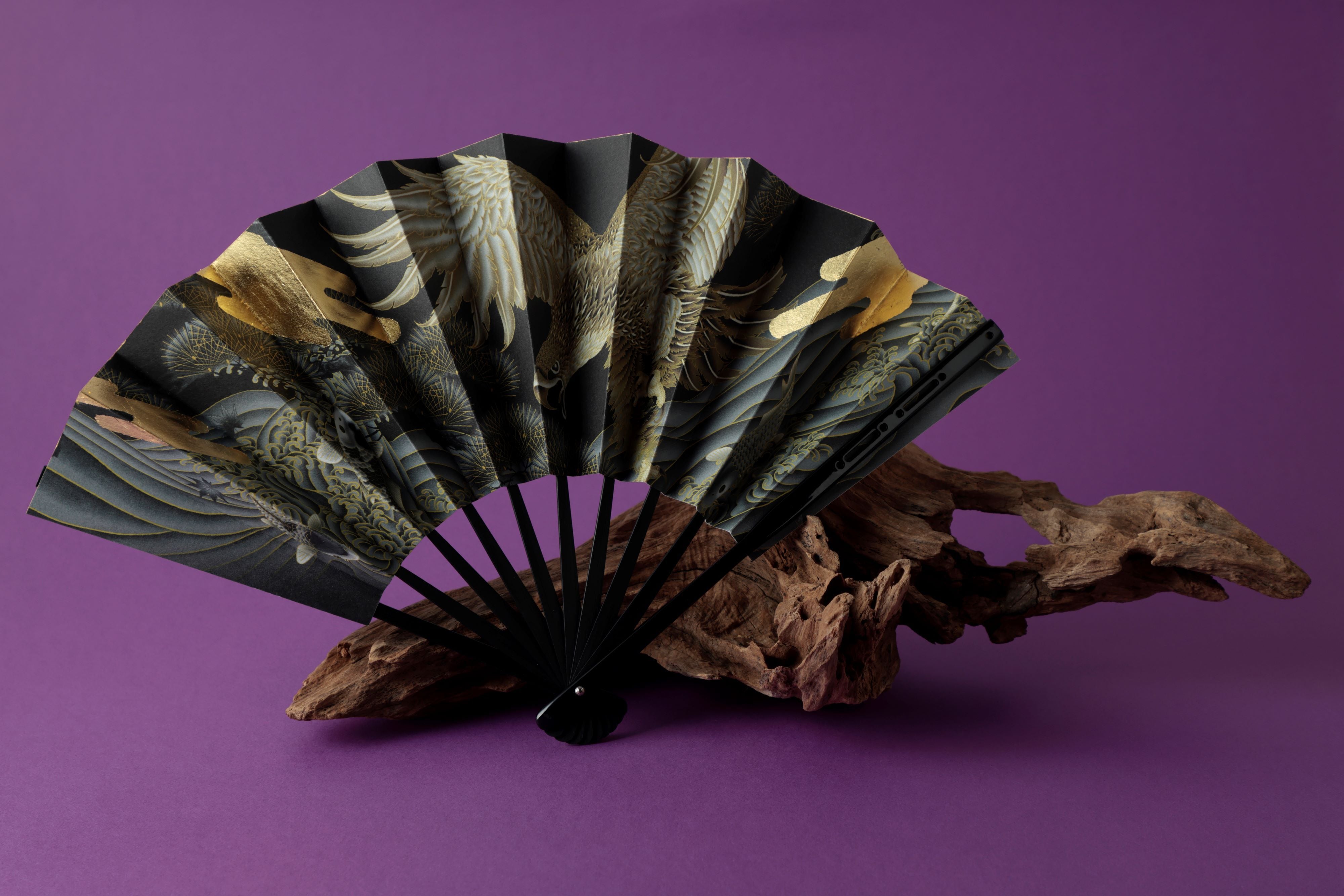 飾り扇子】波に鷹文/Carp and Hawk Motif in the Waves Design：漆黒色