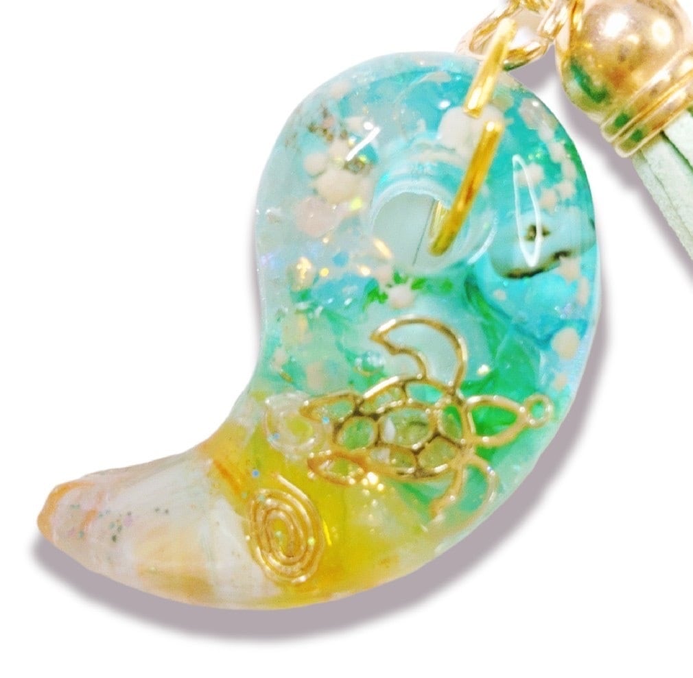 幸せ覚醒勾玉〜美しいエメラルドグリーンの宮古ブルーとウミガメの世界