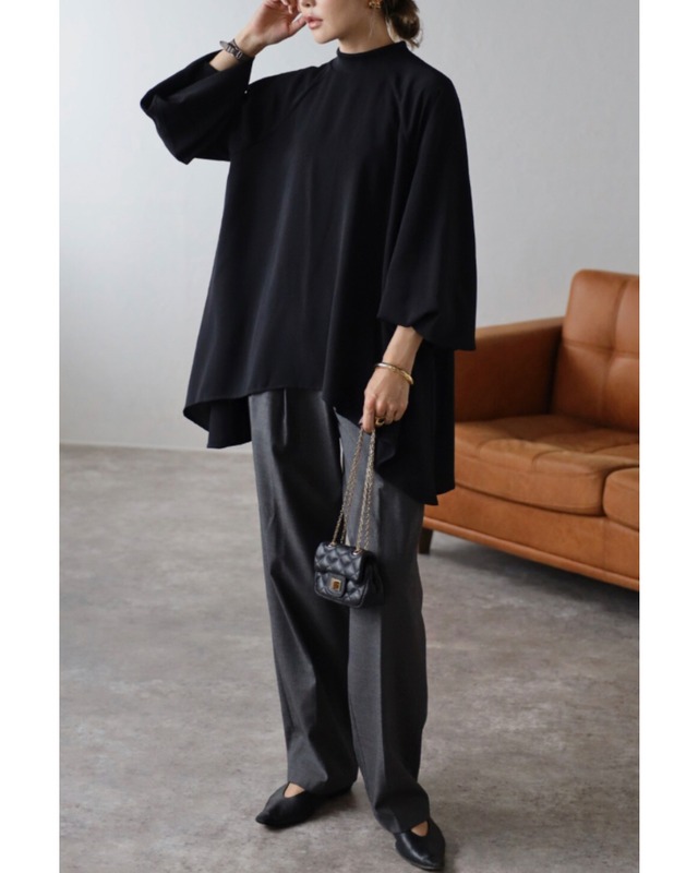 ドレープオーバーブラウス