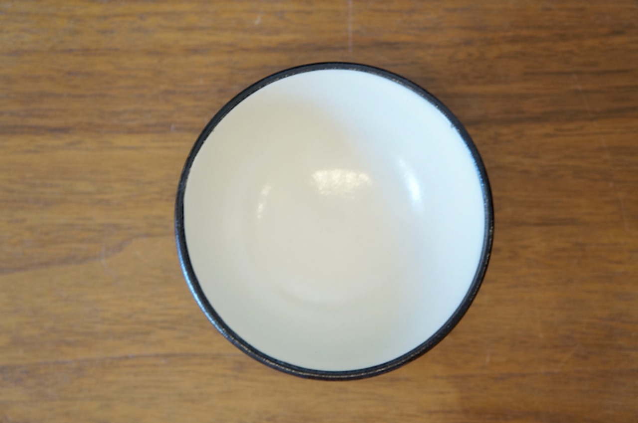 小石原焼  カネハ窯   お茶碗　小　黒白 ［23-387］