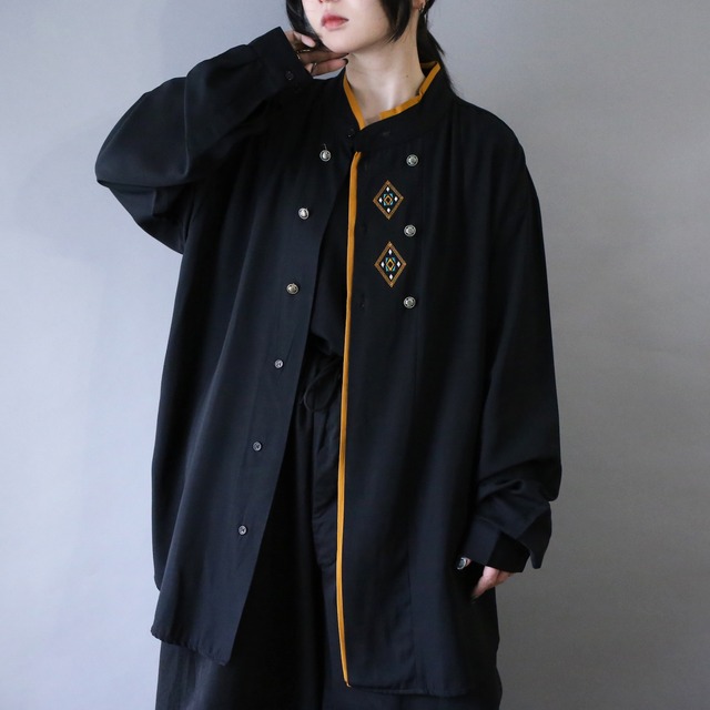 "刺繍" and double antique button over silhouette minimal mode shirt