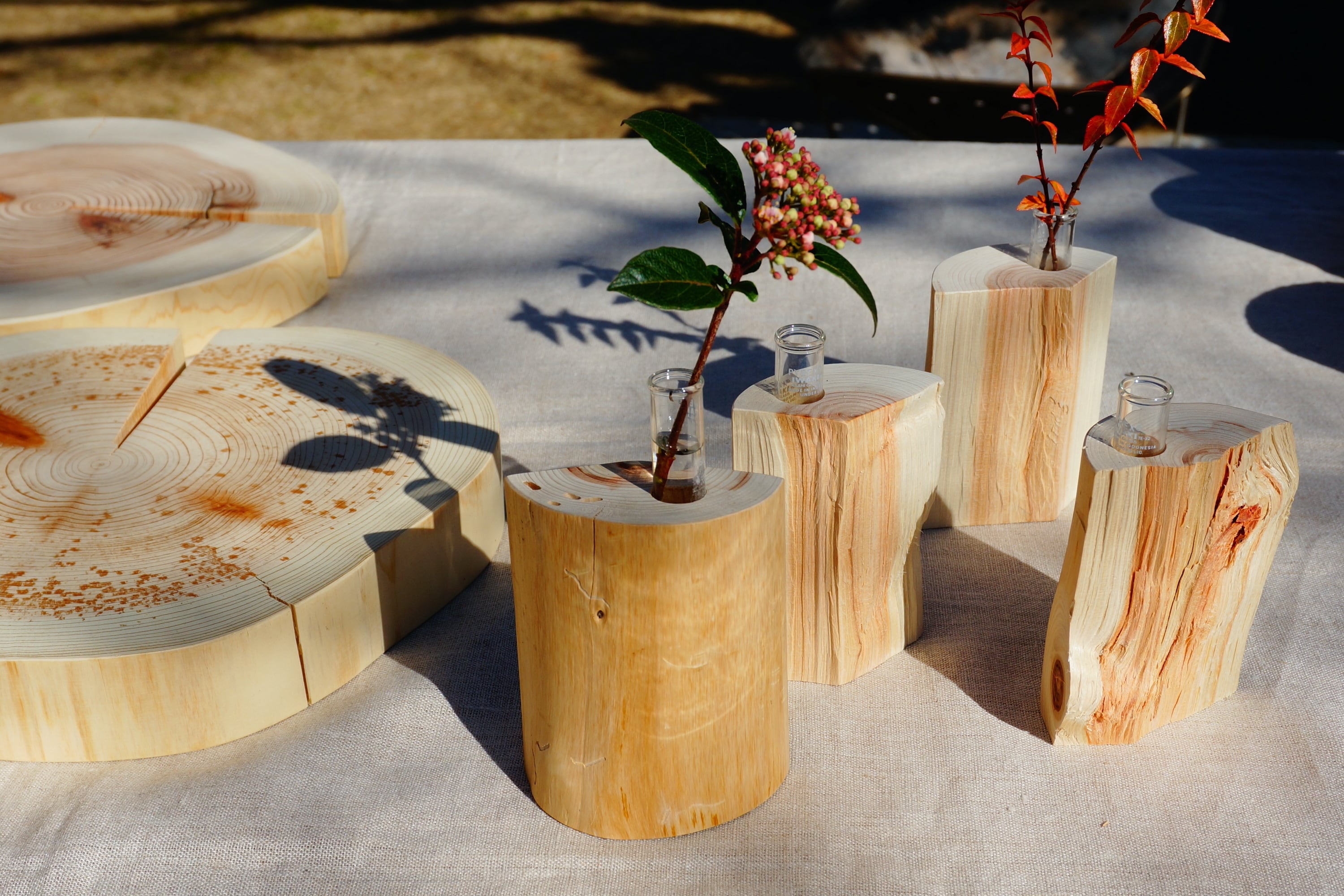 半割り丸太の一輪挿し | 東京チェンソーズ オンラインストア