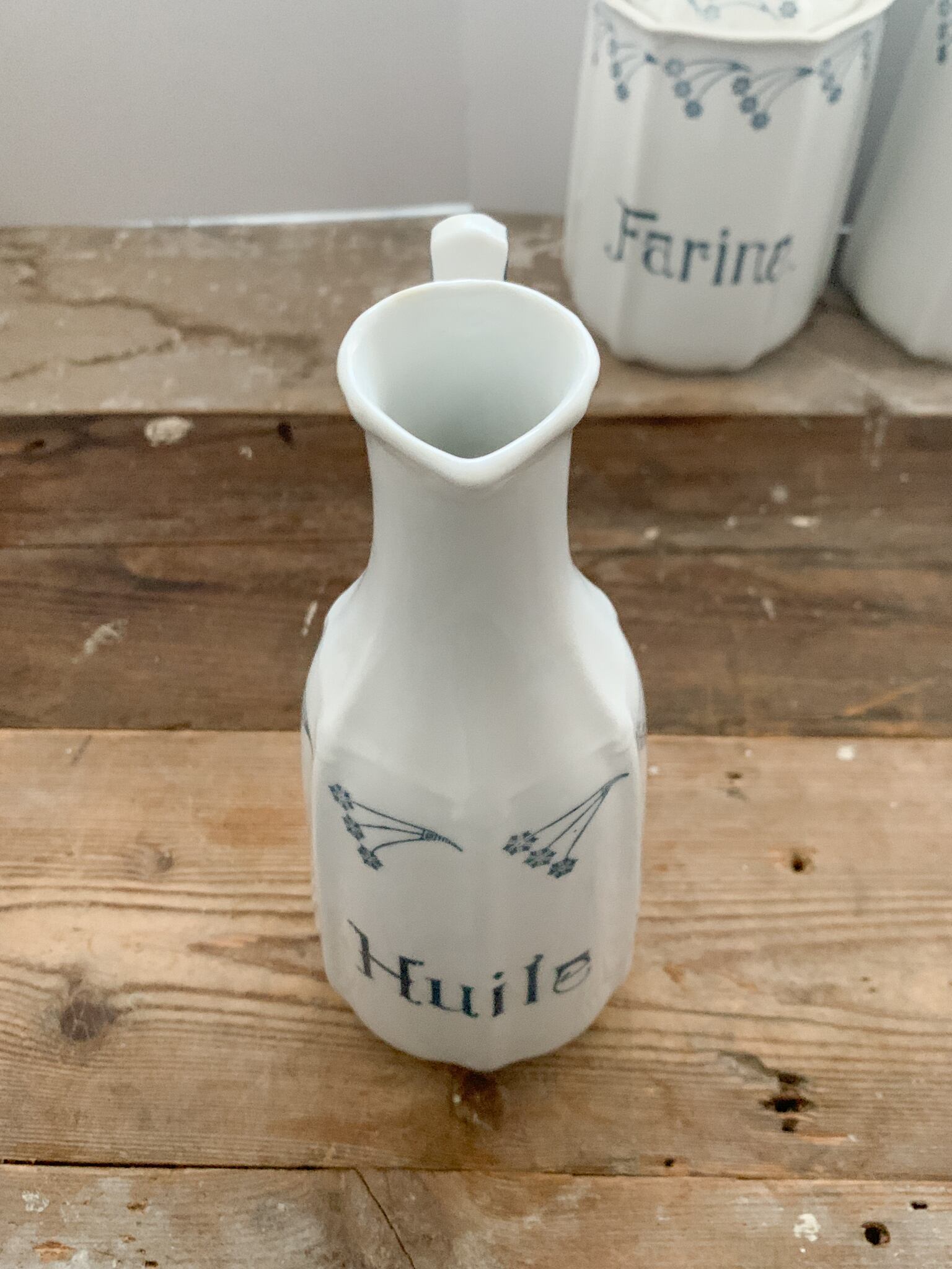 フランス 白地にブルーの絵柄がかわいい 陶器製キャニスター Huile