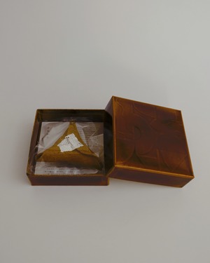 からから｜漆の箱入り