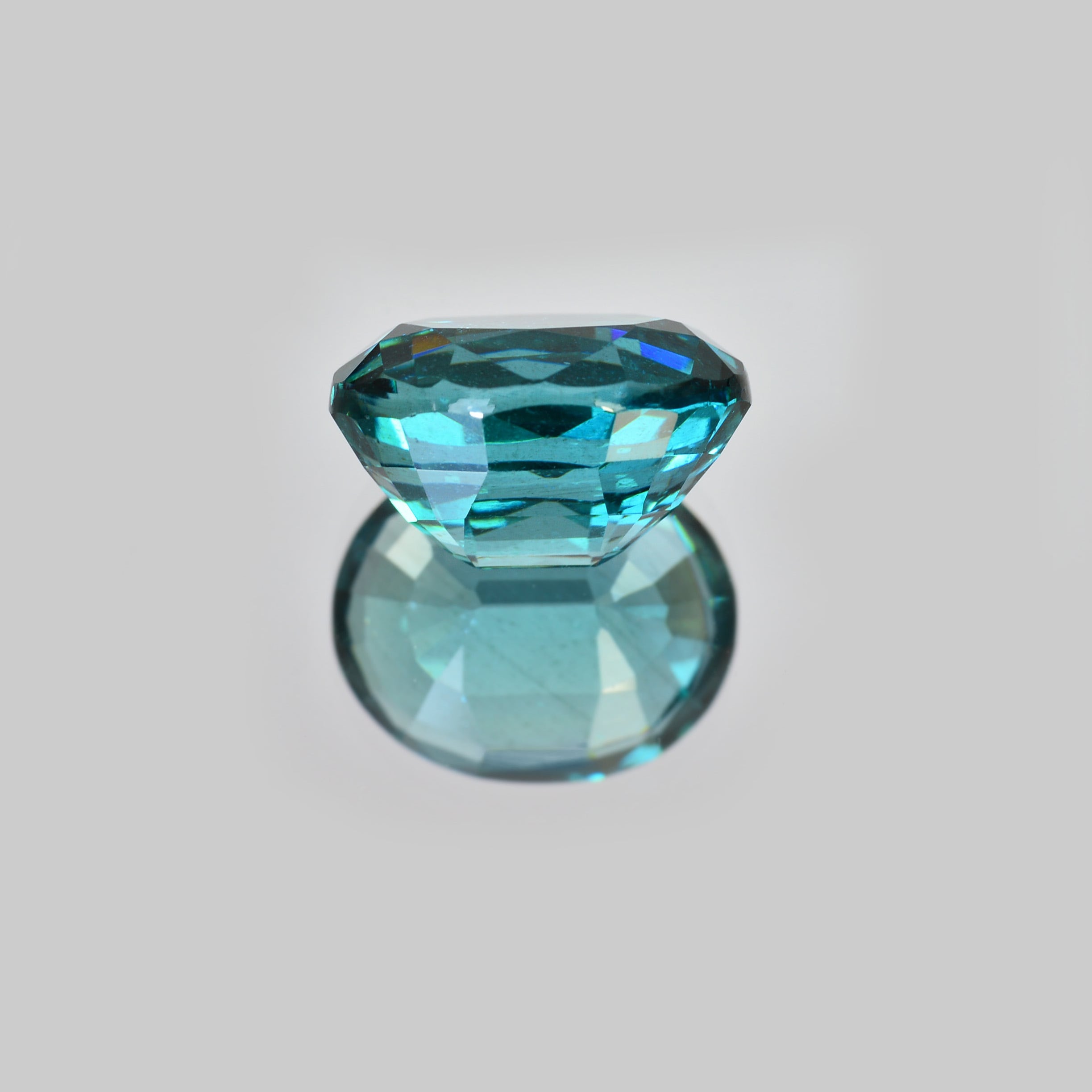 ソ付 アパタイト 4.772ct ルース オーバル ピーコックブルーグリーン ソ付 アパタイト 4.772ct ルース オーバル ピーコックブルーグリーン