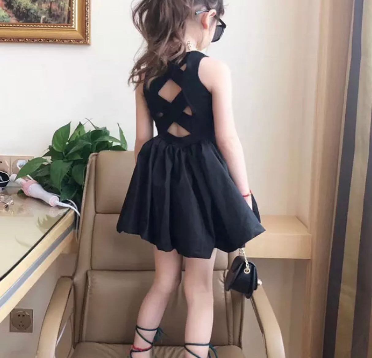 バッククロスワンピース••••••プチプラ 海外子供服 キッズ ドレス 女の子 サマードレス