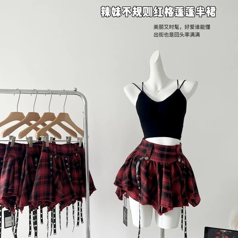女性の赤のチェック柄ミニスカート原宿 Y2k 2000 年代ヴィンテージ