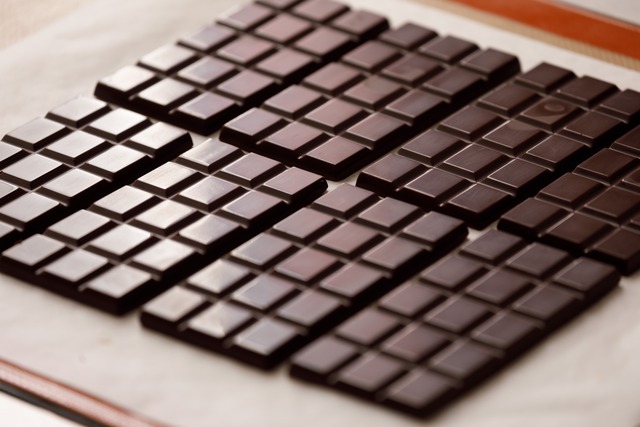 Single origin tablet "スラウェシ 82％"  PREMIUM CHOCOLATE