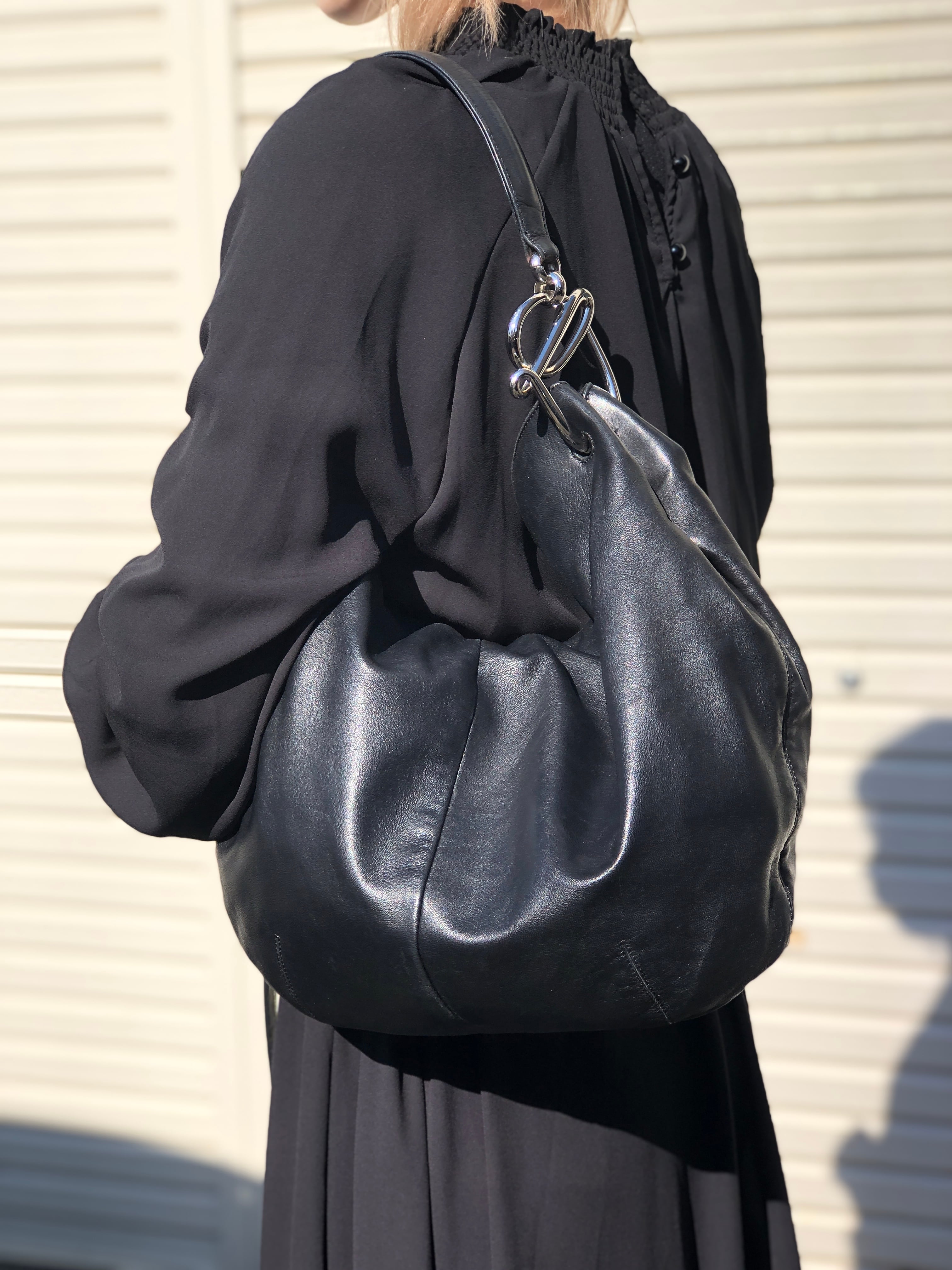 LOEWE ロエベ ショルダーバッグ ブラック ロゴ ナッパアイレ レザー ホーボーバッグ vintage ヴィンテージ オールド a5i6ns