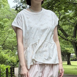 CSPO-138　フラワー刺繡レース天竺　フンワリペプラムベストプルオーバー