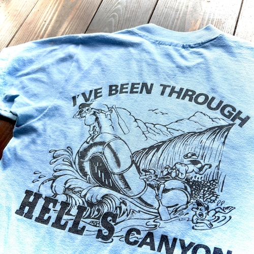 for Ladies ♡ 90s〝 HELLER BAR 〟 Excursions:Restaurant Souvenir T-Shirt : Body Hanes〈 MADE IN U.S.A〉/ Size SMALL