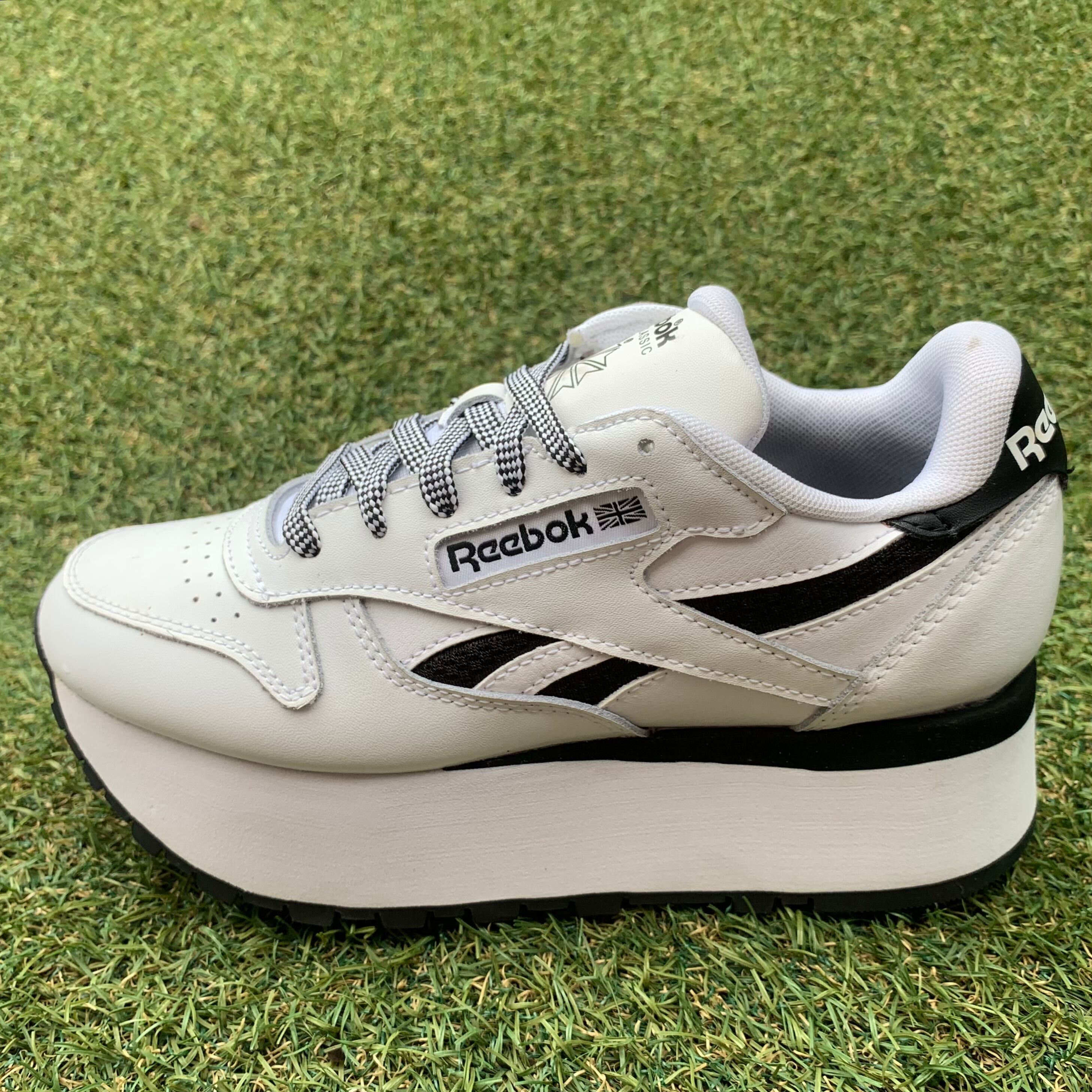 Reebok CLASSIC LEATHER TRIPLE LIFTリーボック クラシックレザートリプルリフト HC531
