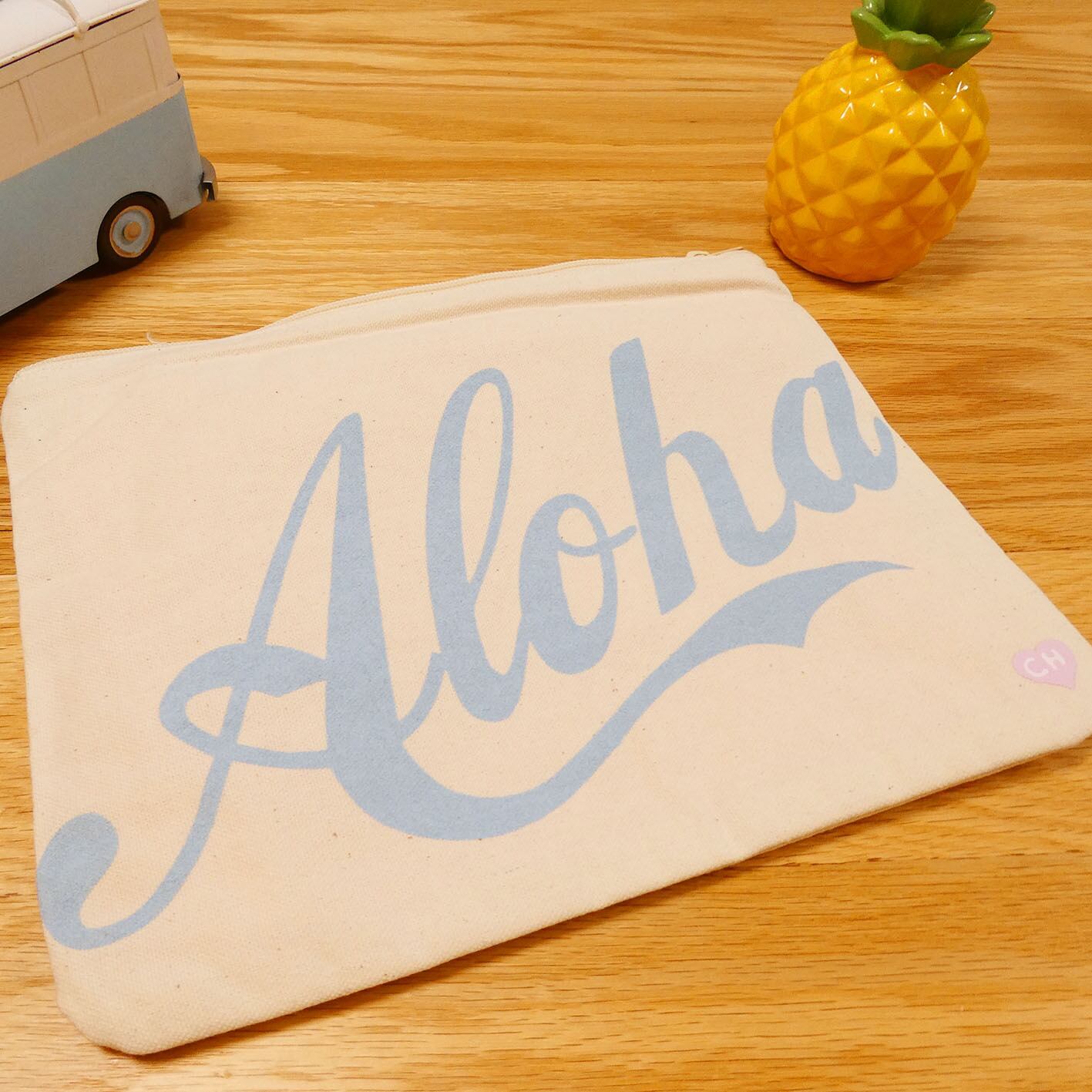 ハワイ限定　キャメロンハワイ　クラッチバック　ポーチ　新品未使用 Cameron HawaiiDenim Small Clutch bag キャメロン ハワイ デニム