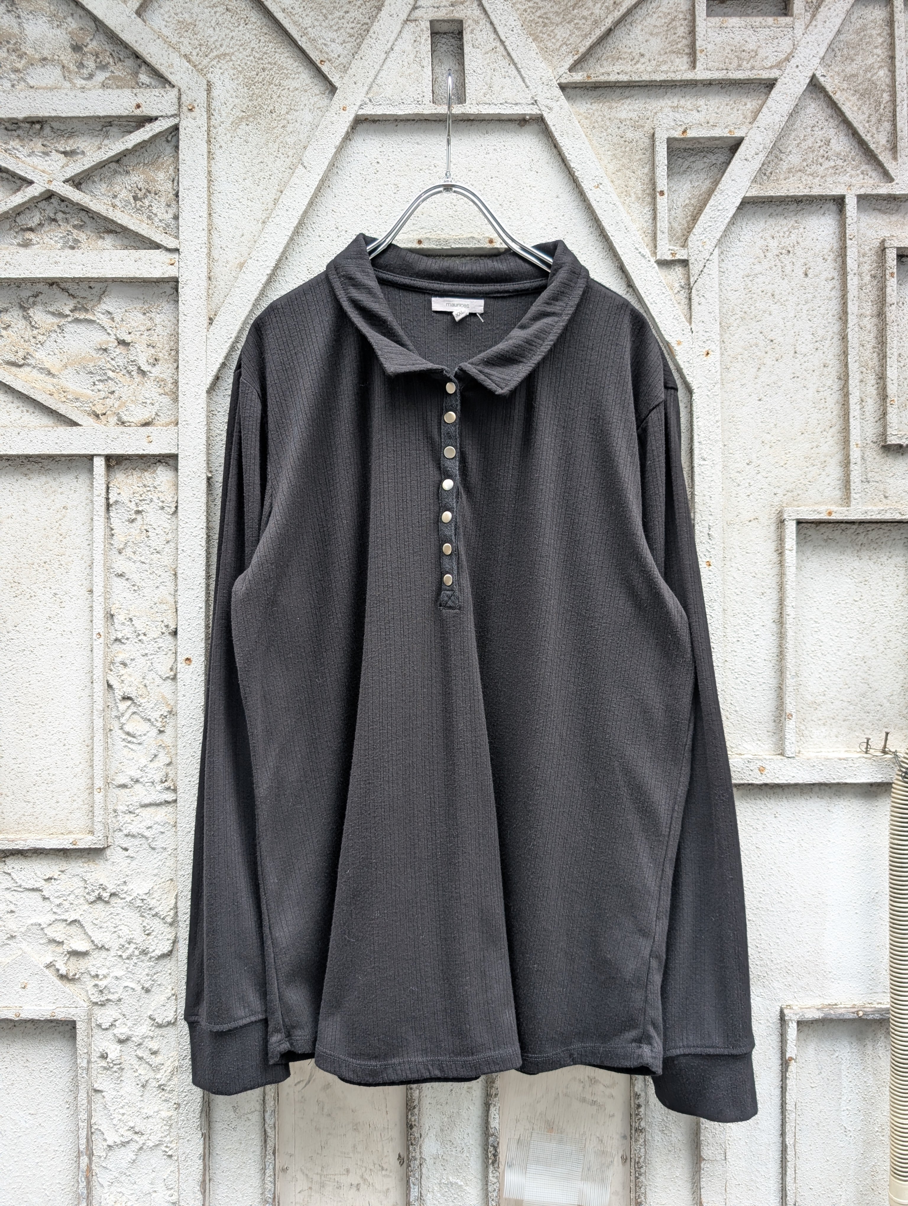 "MULTI BUTTONS POLO SHIRT"