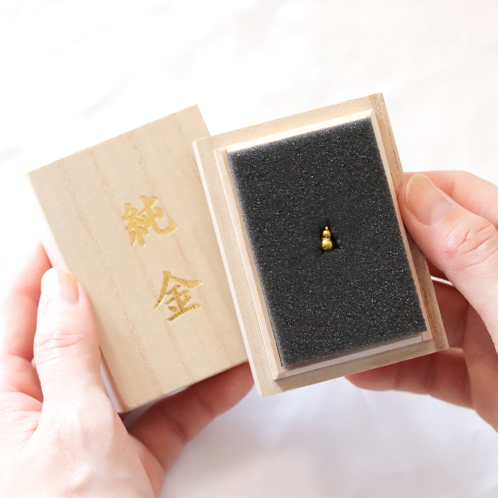 純金のサイコロ (NEW)② 約1g 指先サイズの芸術品 JUNGOLD | JUNGOLD