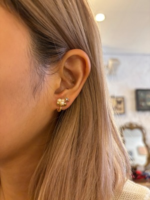 Christian Dior / vintage 3parl  3stone gold earrings.