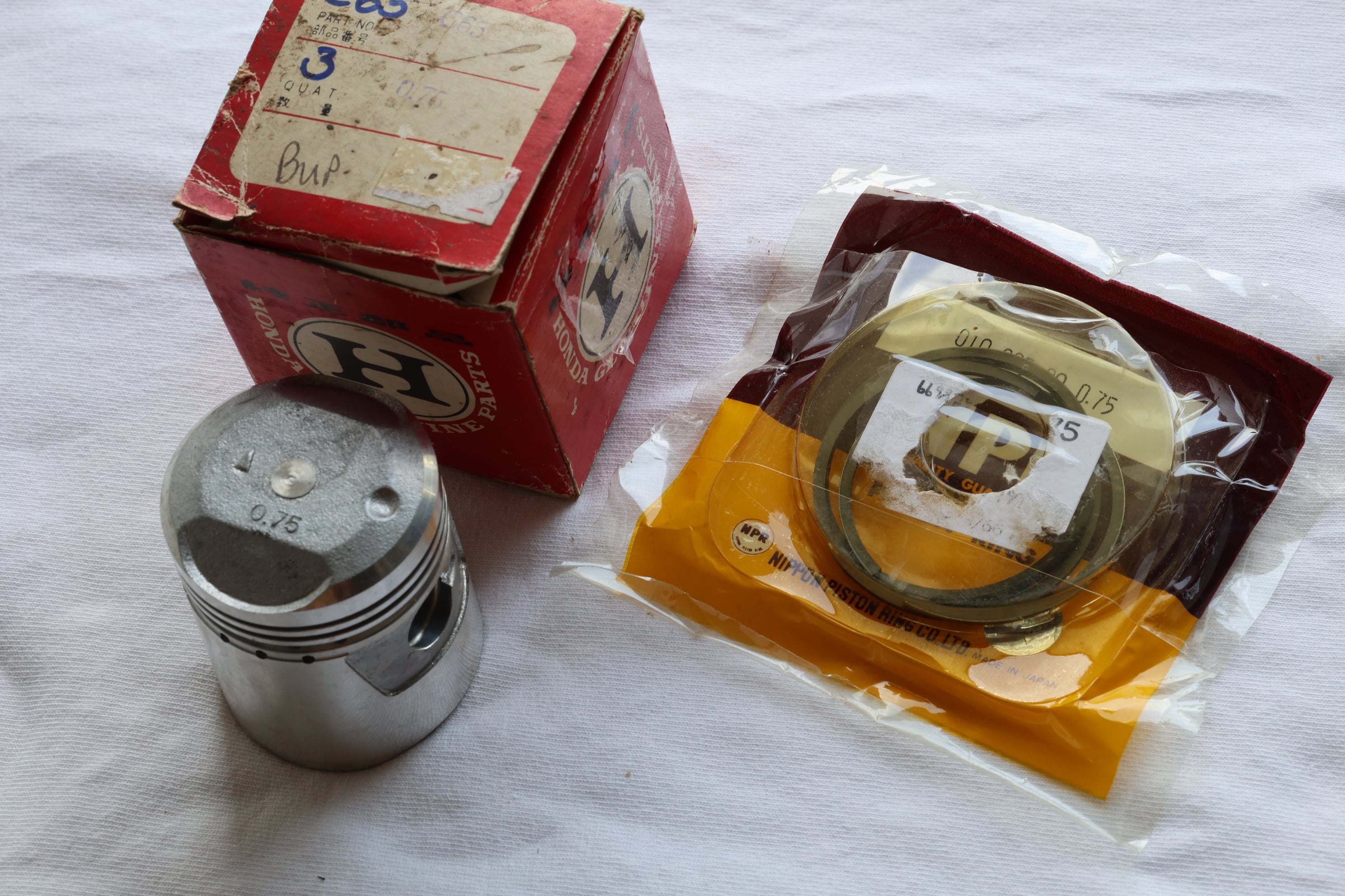「C65 CS65 CD125K ピストンセット(+0.75) 社外品」