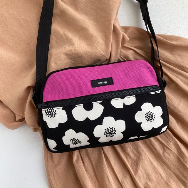 ポシェッタ・モダンフラワー