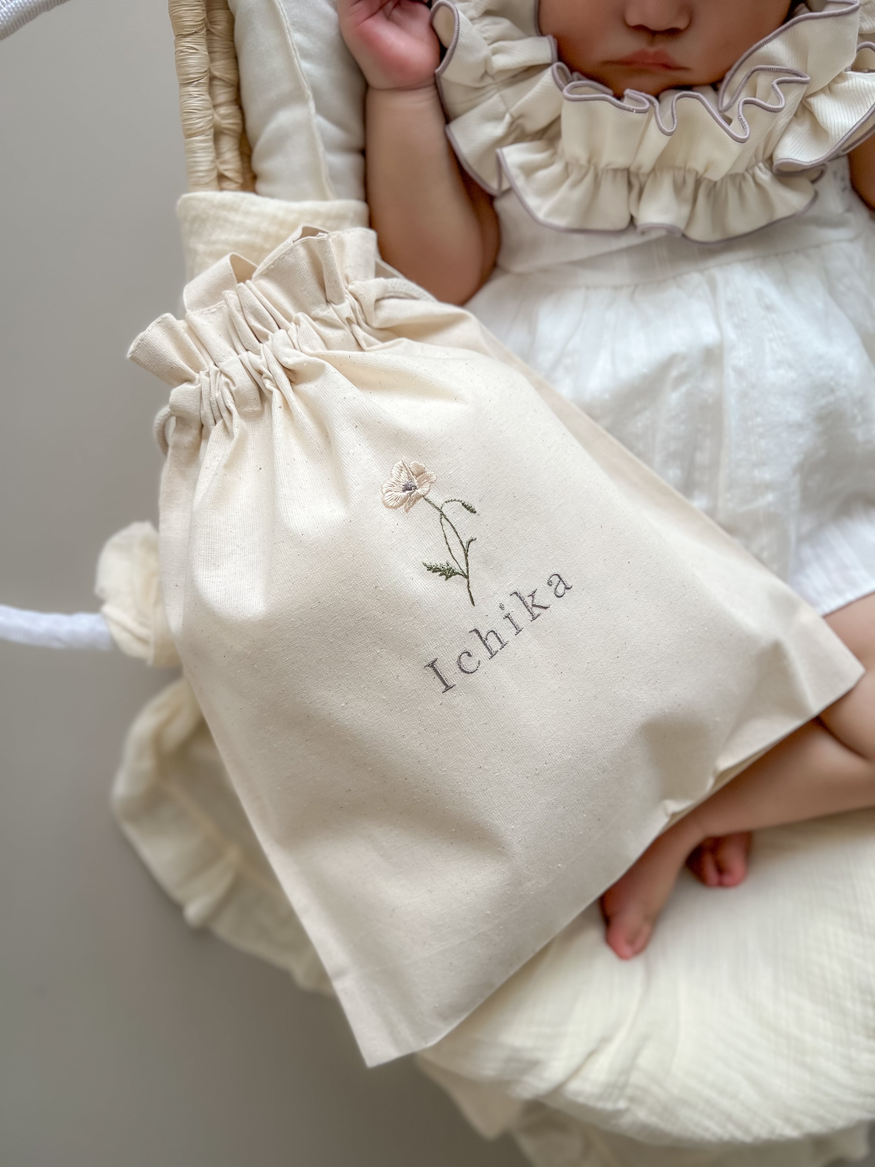 刺繍｜誕生花の 名入れ 巾着 <month flower＞ | irodoriworks