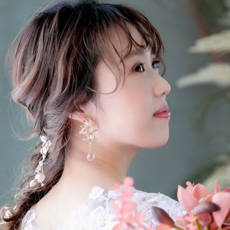 E-116 ウェディング アクセサリー【ゴールド フラワー クリスタル ドロップ イヤリング】ブライダル