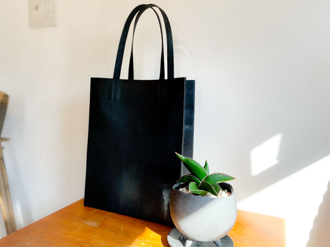 紙袋のような革袋・オオクツサイズ