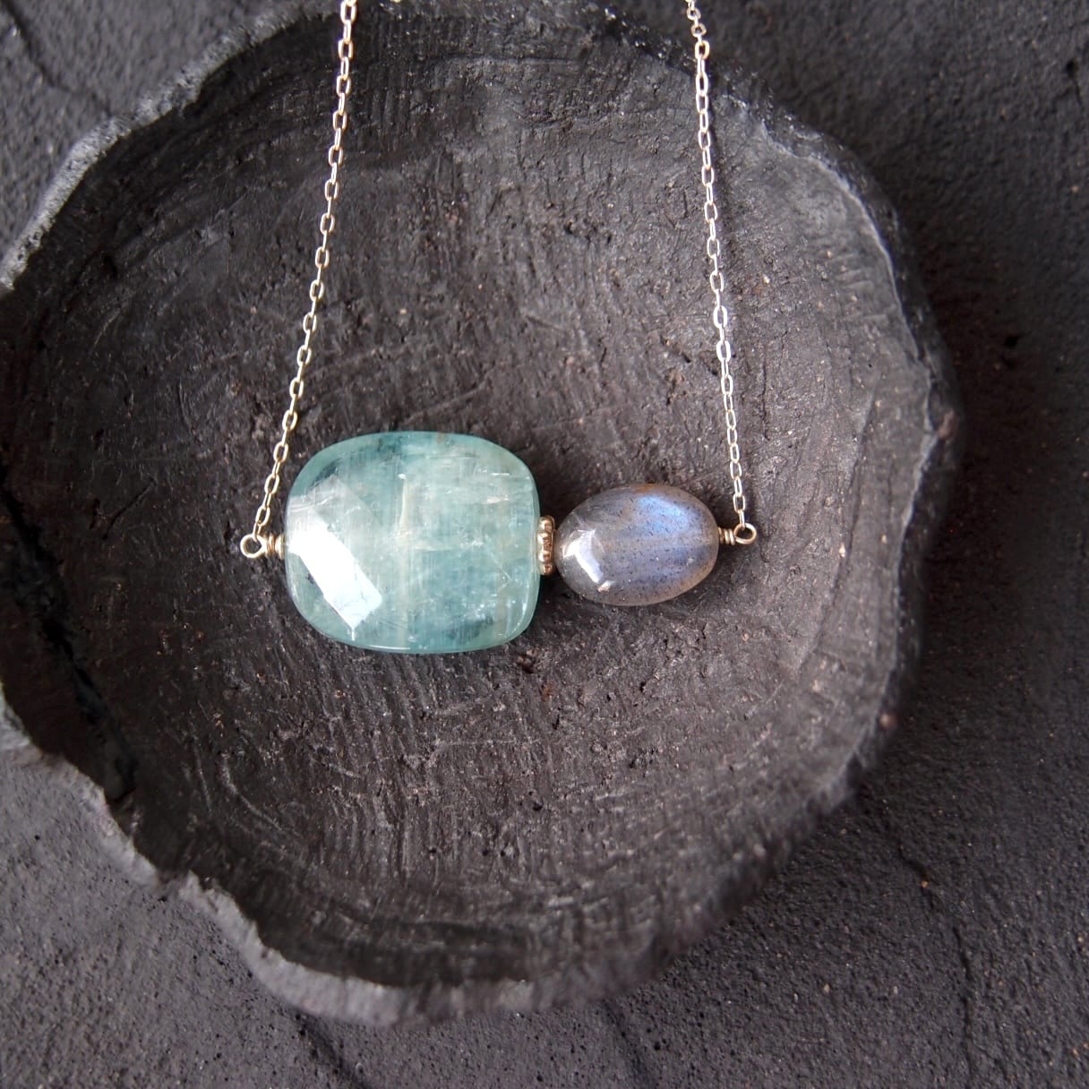 【SV】Big Kyanite Bicolor Necklace/カイヤナイト×ラブラドライト バイカラーネックレス