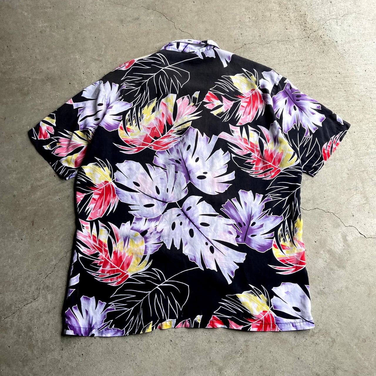 【タグ付きデッドストック】ハワイ製　レーヨン・アロハシャツ　モンステラ柄 HAWAII BLUES 総柄 モンステラ柄 半袖 レーヨン アロハシャツ メンズL