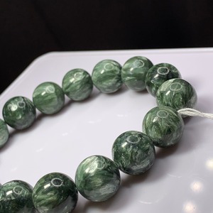 4.艶が綺麗✩セラフィナイトブレスレット