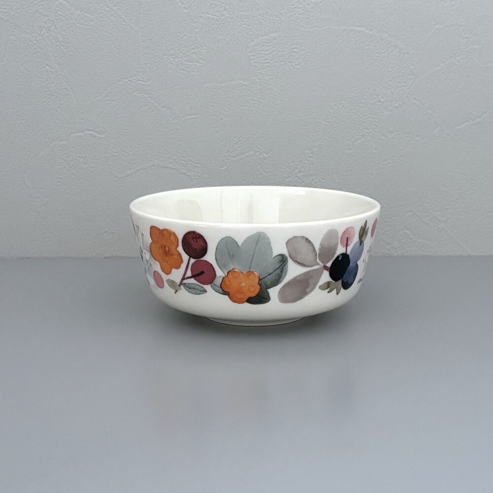 PENTIK】 Metsämarja Bowl（メッツァマルヤ ボウル）ホワイト 0.5ℓ