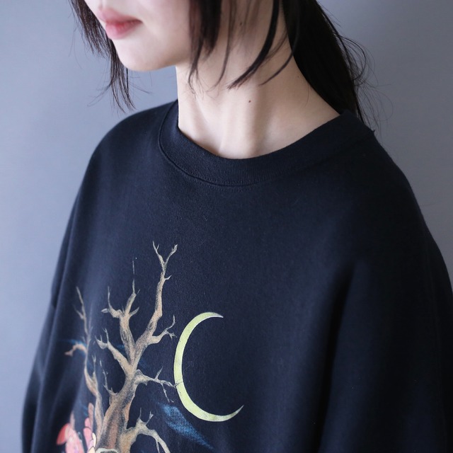 "Halloween" front and back good printed over silhouette sweatshirt