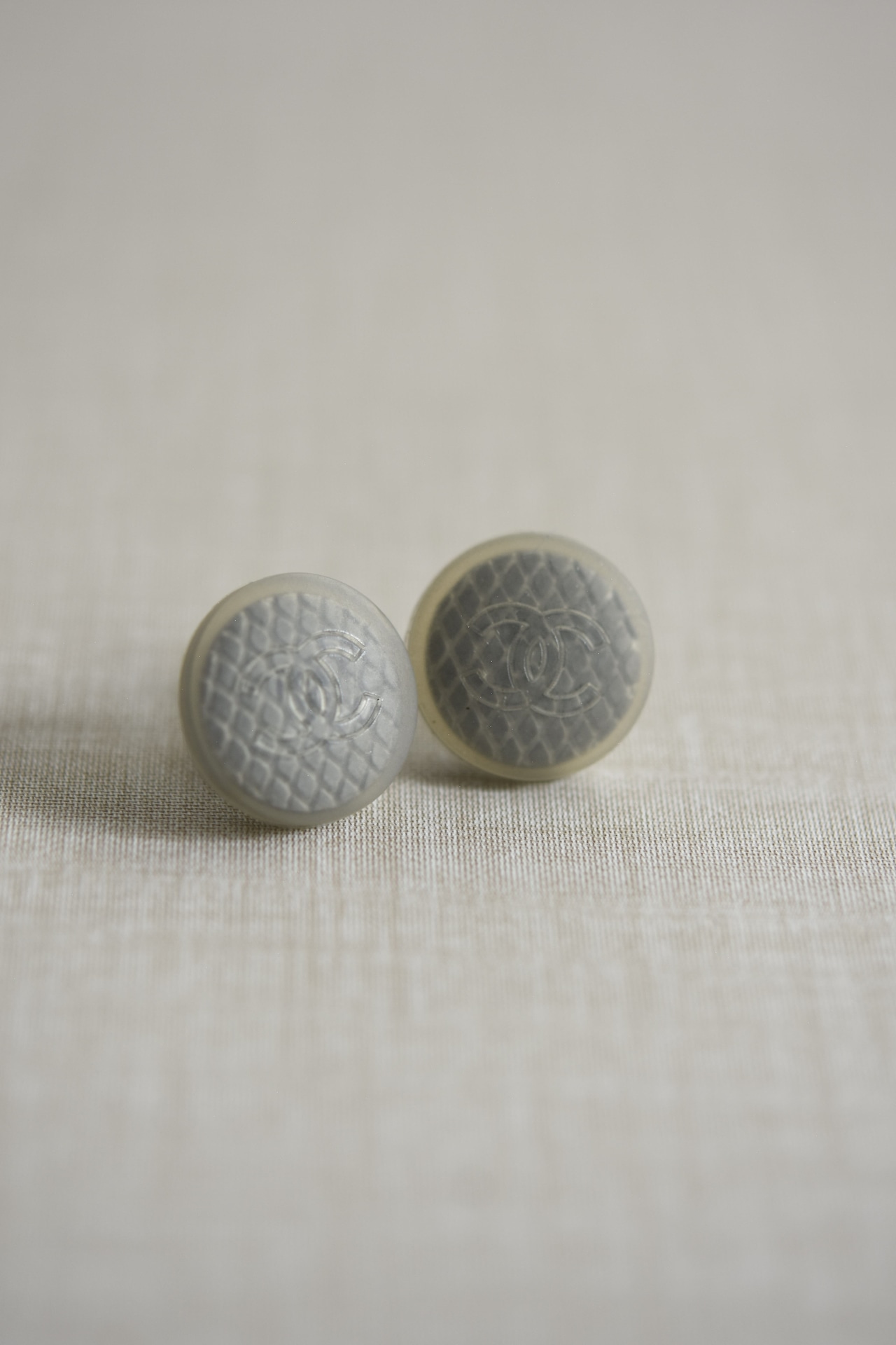IORI/"CHANEL" pierce/Rubber round button