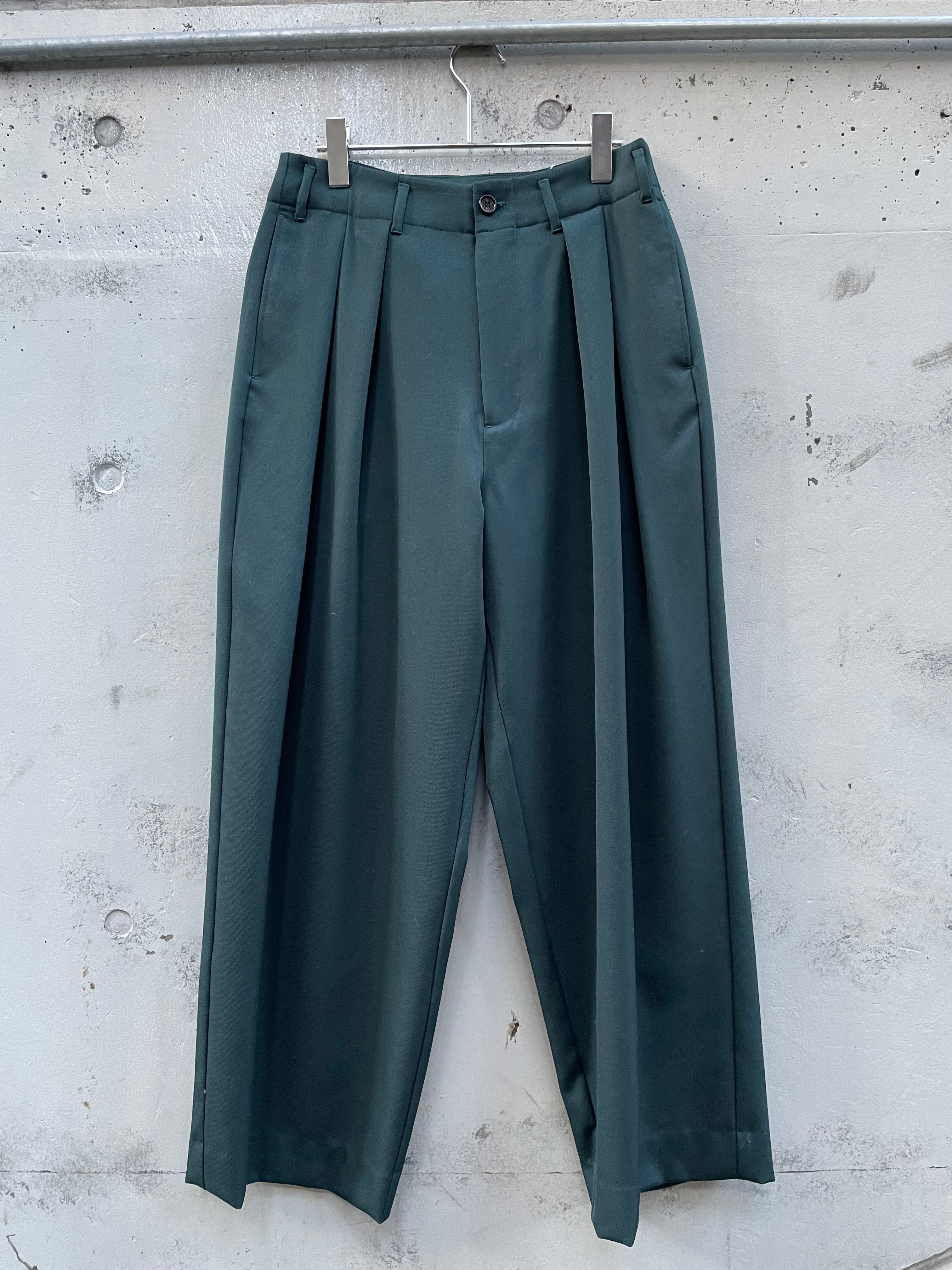 『my beautiful landlet』HARUTO PROCESSED WOOL TUCK WIDE PANTS / GREEN |  SUKIKIRAI powered by BASE